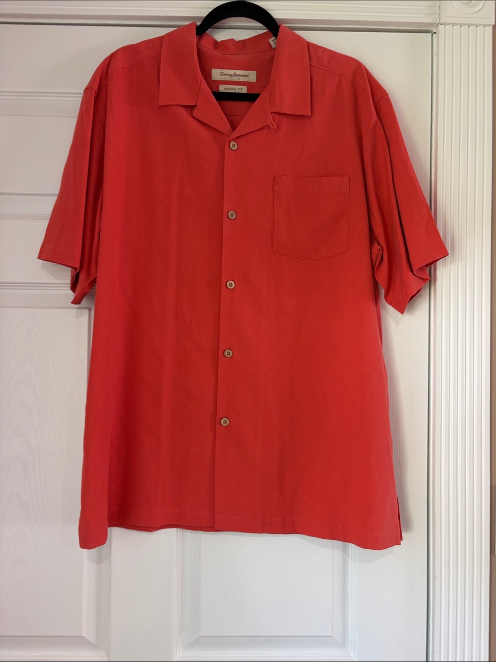 Final sale-Tommy Bahama Coral-Red silk- like new-Short-Sleeve Camp Shirt